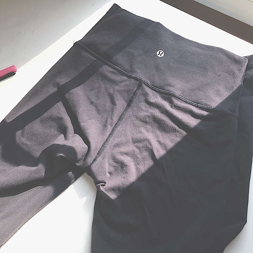 Used Lulu lemon navy blue leggings, in good shape just don’t fit me anymore